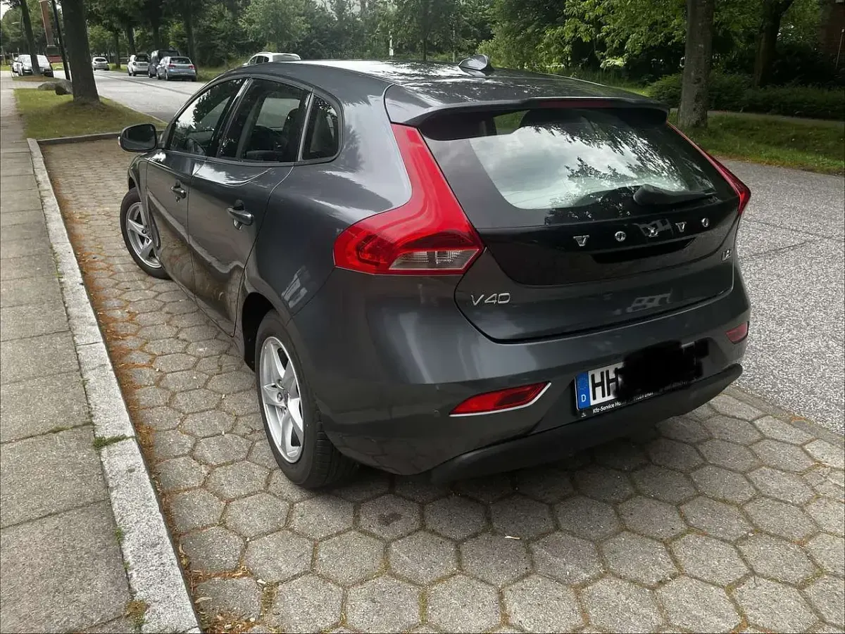 Gebraucht Volvo V40 Momentum 114 PS (83 kW) 2014 Limousine