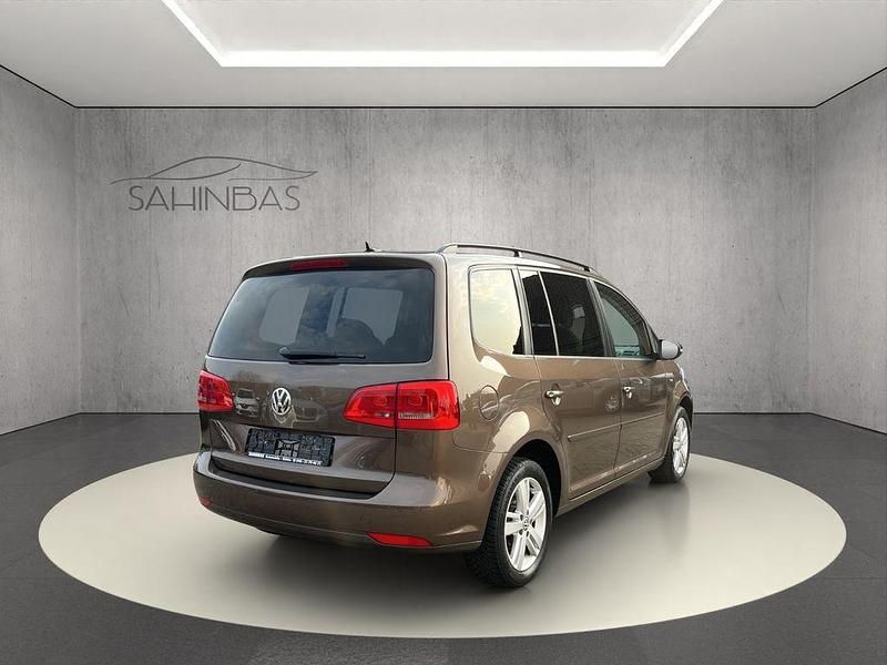 Gebraucht VW Touran Match 140 PS (102 kW) 2012 Braun Van / Kleinbus