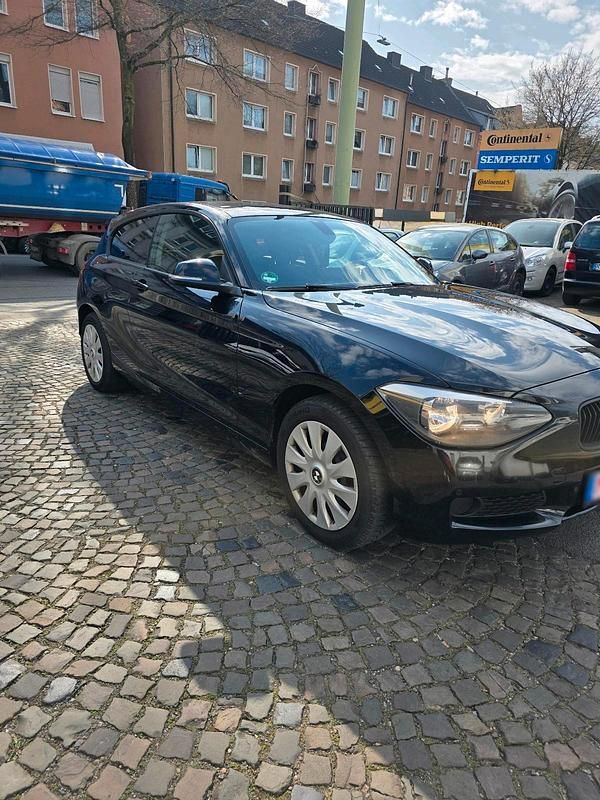 Gebraucht BMW 116 136 PS (100 kW) 2012 Schwarz Kleinwagen