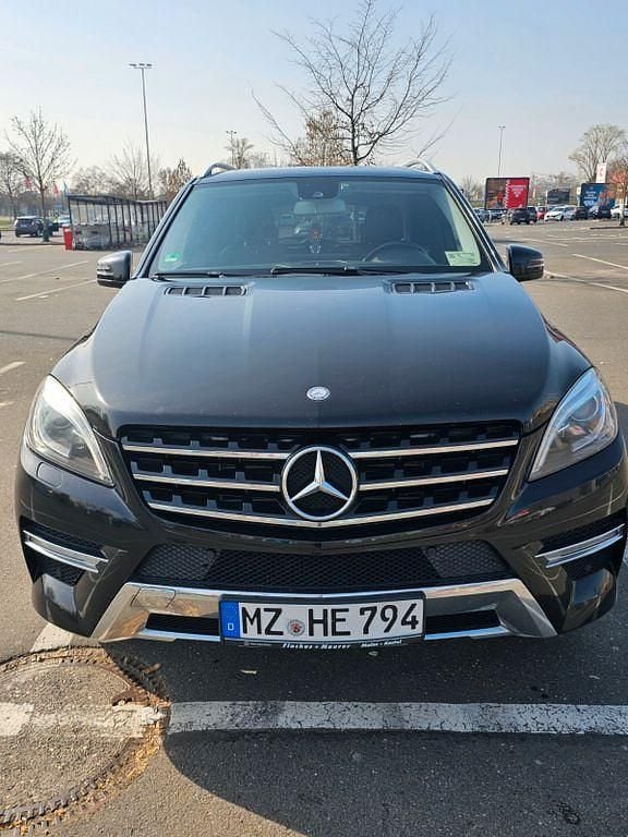 Gebraucht Mercedes ML350 258 PS (189 kW) 2015 Schwarz SUV