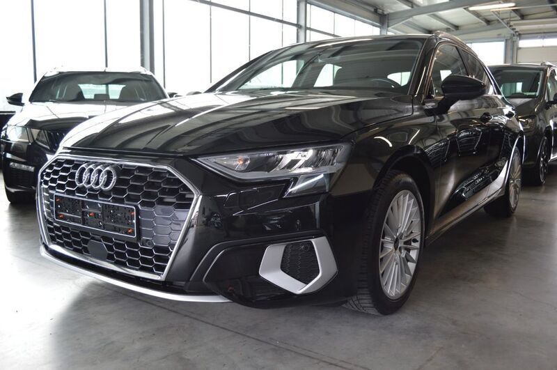 Schwarz Gebraucht 2023 Audi A3 Sportback Advanced Limousine | 27.990 € (Fairer Preis) - Bild 1/4