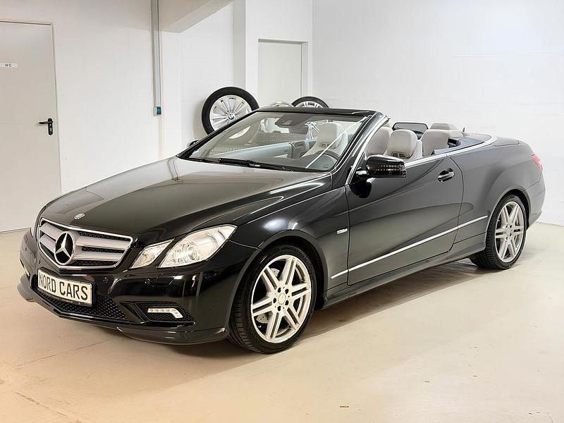 Gebraucht Mercedes E200 AMG line 184 PS (135 kW) 2010 Schwarz Cabrio
