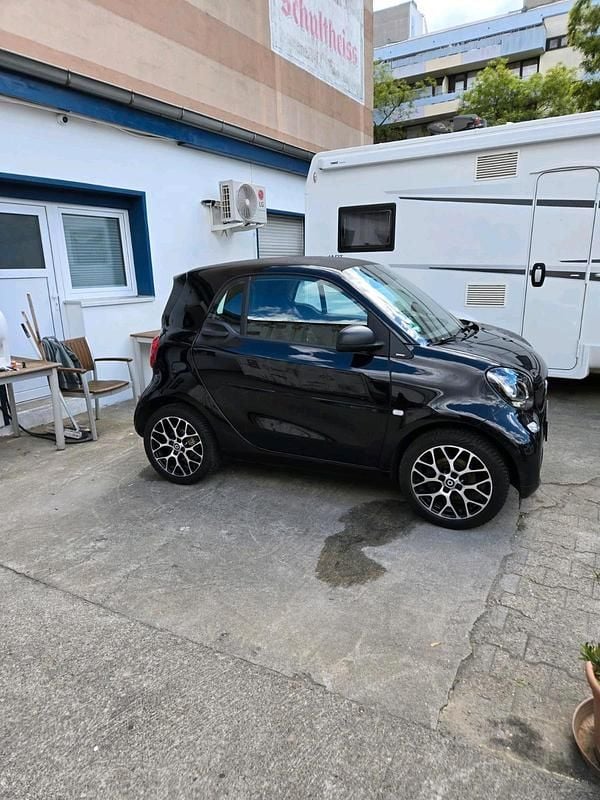 Gebraucht Smart ForTwo Coupé 73 PS (53 kW) 2019 Schwarz Coupé
