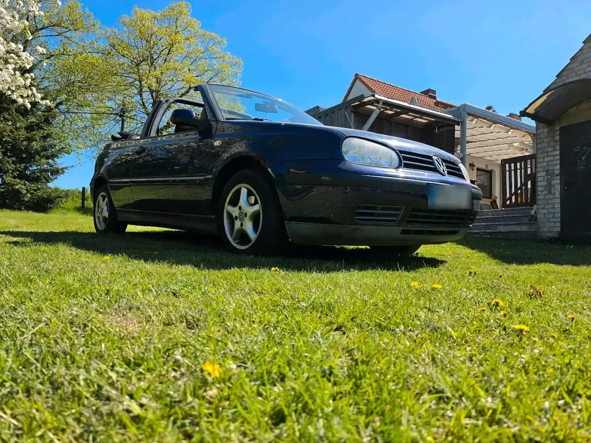 Gebraucht VW Golf Trendline 101 PS (74 kW) 1999 Blau Cabrio