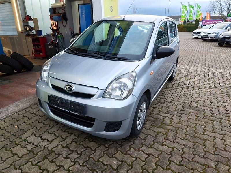 Gebraucht Daihatsu Cuore 69 PS (50 kW) 2009 Silber Kleinwagen