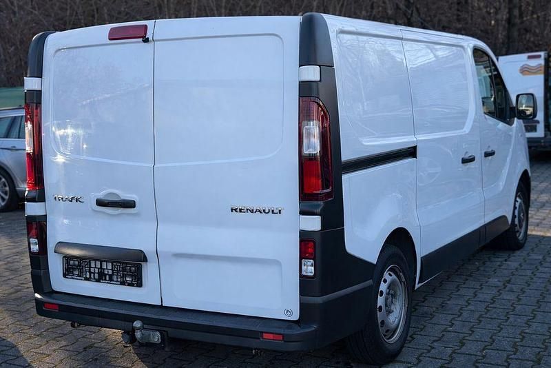 Gebraucht Renault Trafic Komfort 120 PS (88 kW) 2019 Weiß Van / Kleinbus
