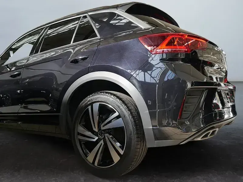 Gebraucht VW T-Roc R-line 150 PS (110 kW) 2024 Deep black perleffekt (metallic) SUV