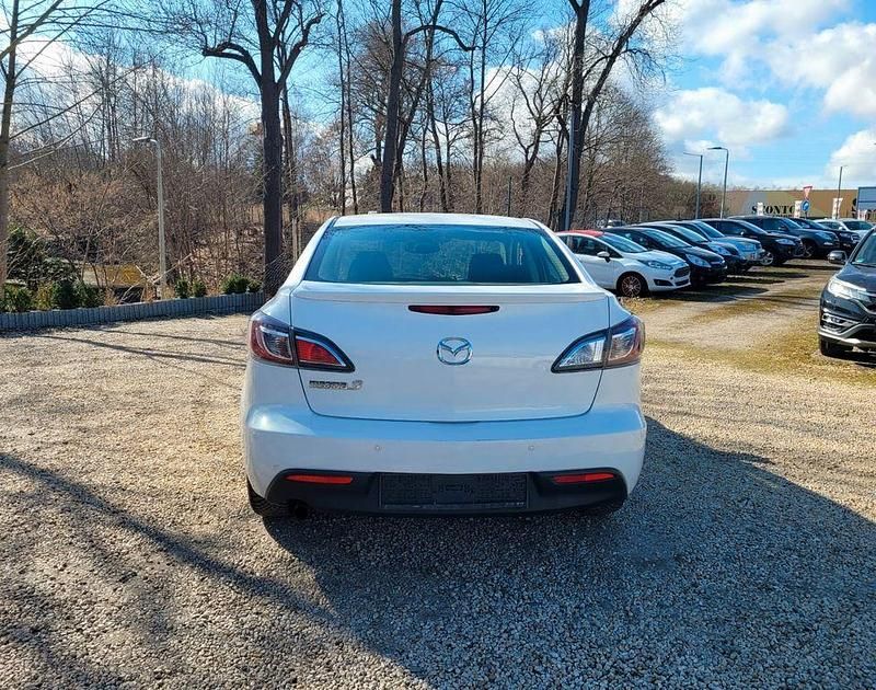 Gebraucht Mazda 3 Exclusive-Line 105 PS (77 kW) 2010 Weiß Limousine