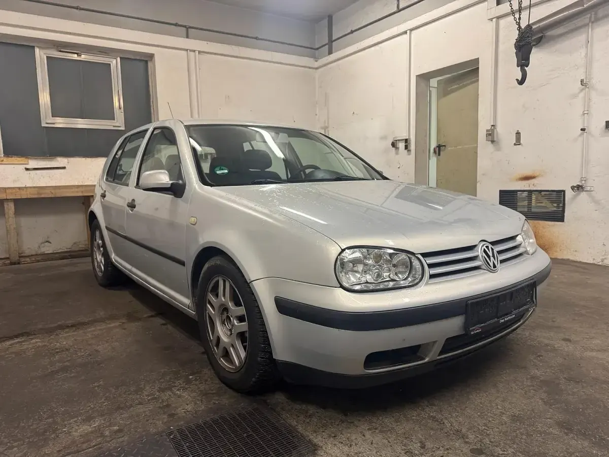 Gebraucht VW Golf IV 75 PS (55 kW) 1999 Silber Kleinwagen