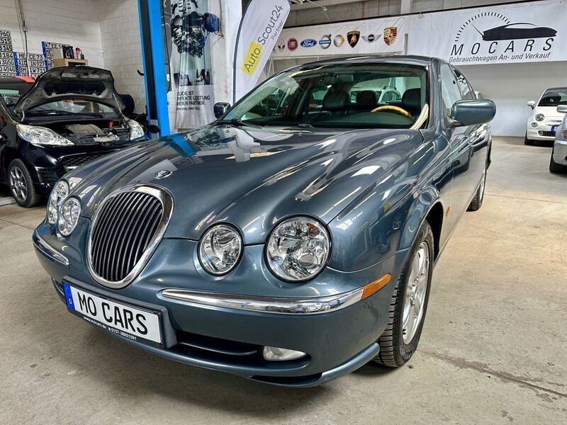 Grau Gebraucht 2001 Jaguar S-Type S Limousine | 8.990 € - Bild 1/4