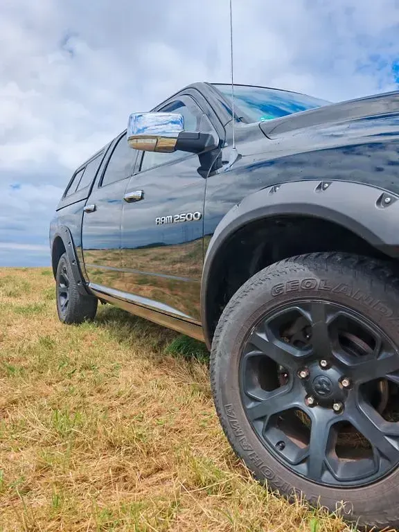 Gebraucht Dodge Ram 396 PS (291 kW) 2009 Schwarz Pickup