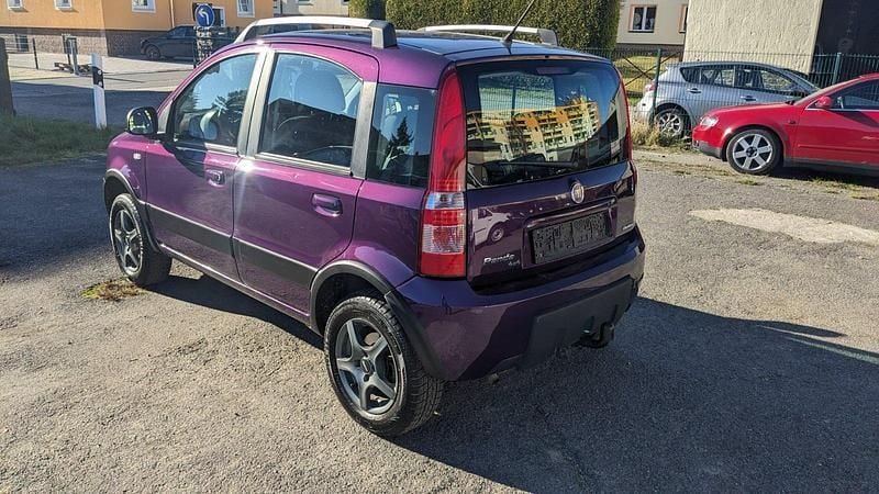 Gebraucht Fiat Panda 4x4 69 PS (50 kW) 2011 Violet Kleinwagen