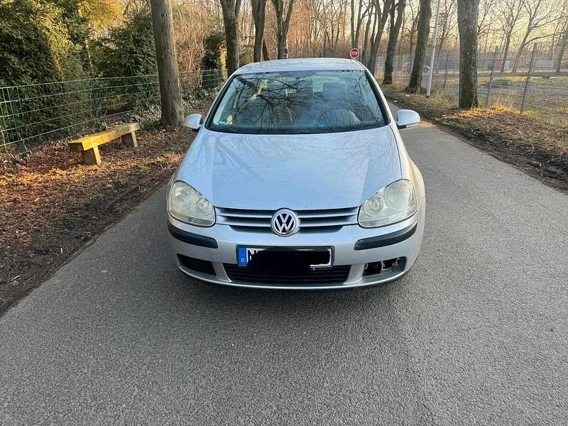 Gebraucht VW Golf 102 PS (75 kW) 2005 Silber Coupé