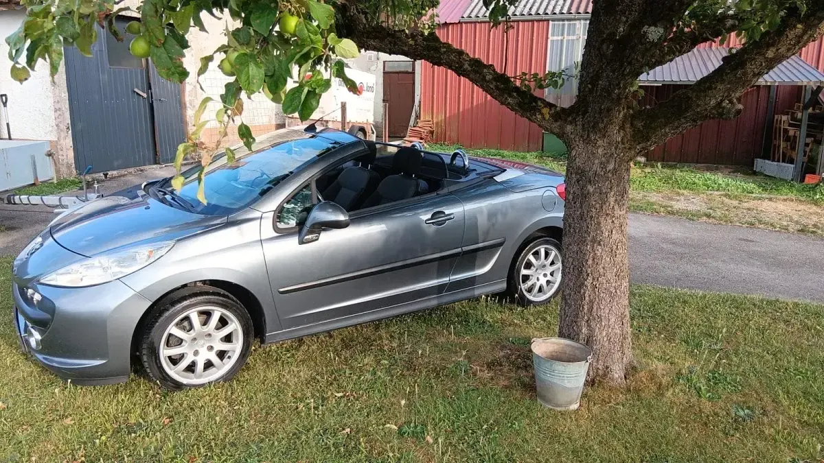 Gebraucht Peugeot 207 CC 88 PS (64 kW) 2008 Grau Cabrio