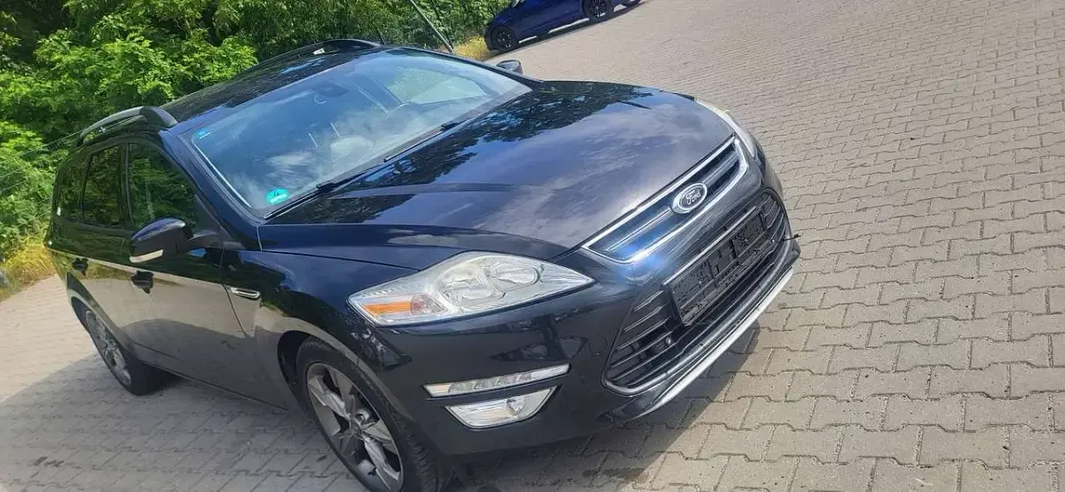 Gebraucht Ford Mondeo 140 PS (102 kW) 2011 Schwarz Kombi