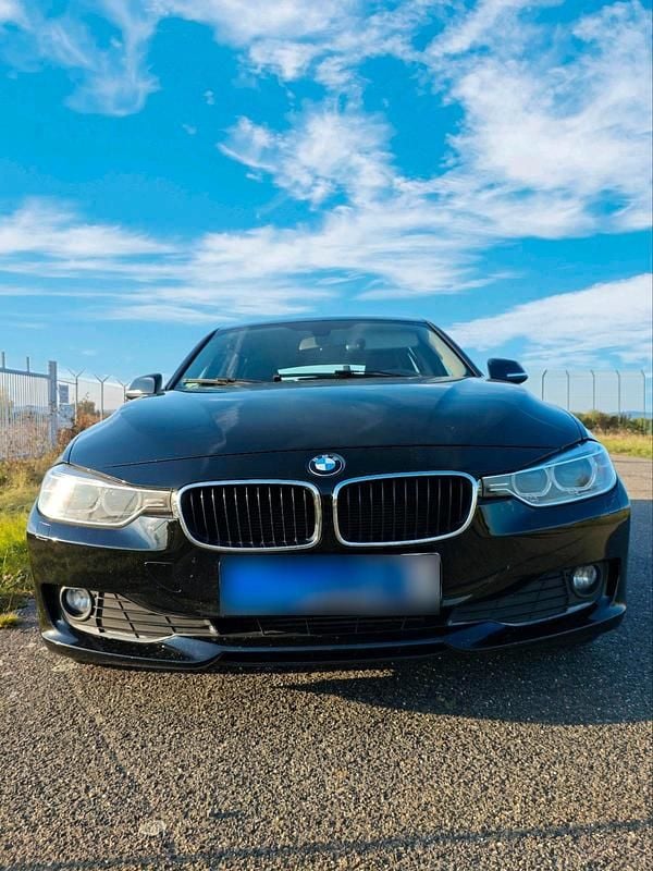 Gebraucht BMW 320 184 PS (135 kW) 2015 Schwarz Kombi