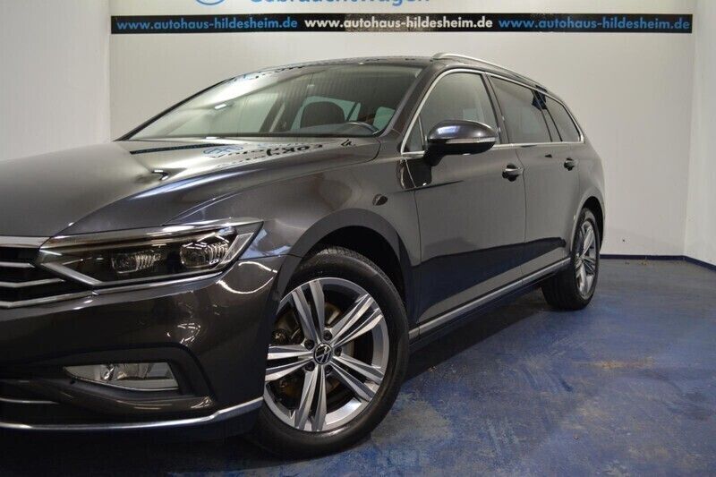 Gebraucht VW Passat Elegance 200 PS (147 kW) 2020 Grau Kombi