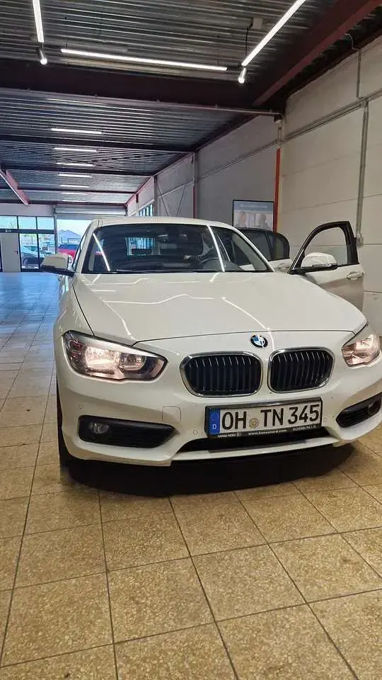 Used BMW 116 Advantage 116 HP (85 kW) 2019 White Hatchback