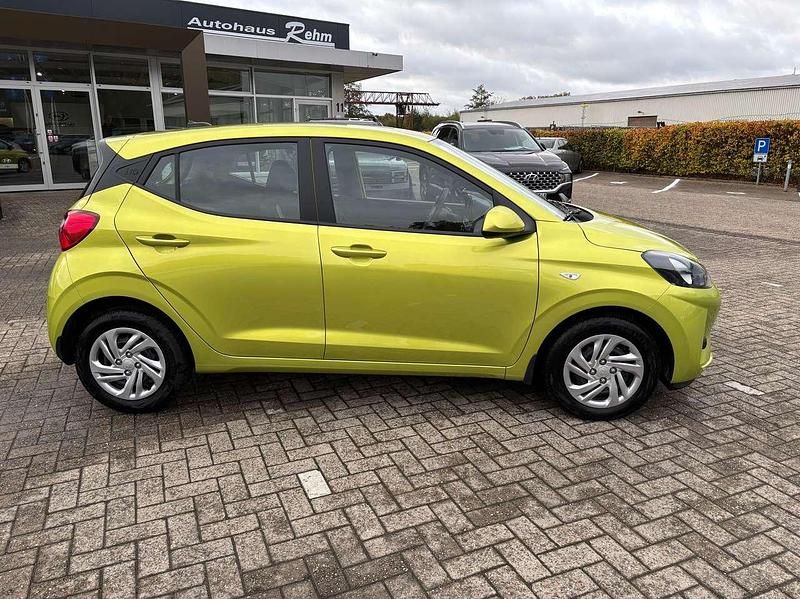 Neu Hyundai i10 Select 67 PS (49 kW) 2025 Lucid lime Kleinwagen