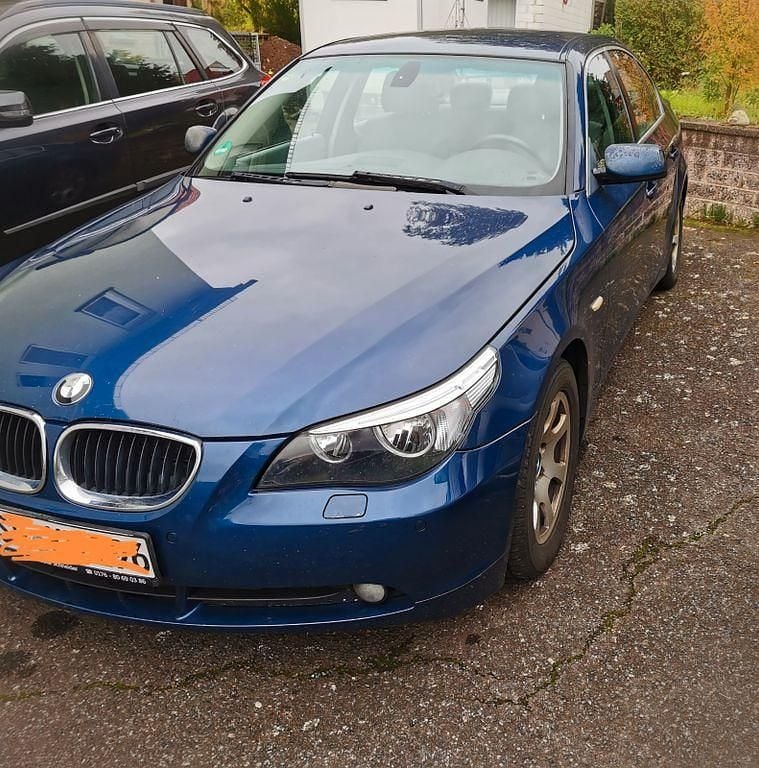 Blau Gebraucht 2004 BMW 520 Exclusive Limousine | 2.965 € (Superpreis) - Bild 1/4