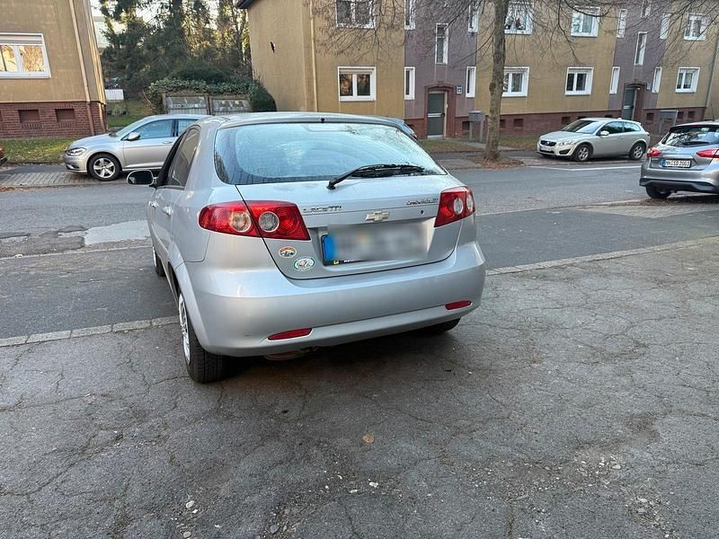 Gebraucht Chevrolet Lacetti 85 PS (62 kW) 2006 Silber Kleinwagen