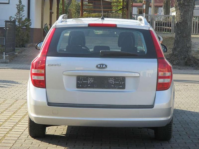 Gebraucht Kia Ceed Sportswagon EX 126 PS (92 kW) 2009 Silber Kombi