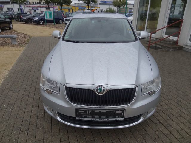 Gebraucht Skoda Superb Ambition 160 PS (117 kW) 2010 Silber metallic Limousine