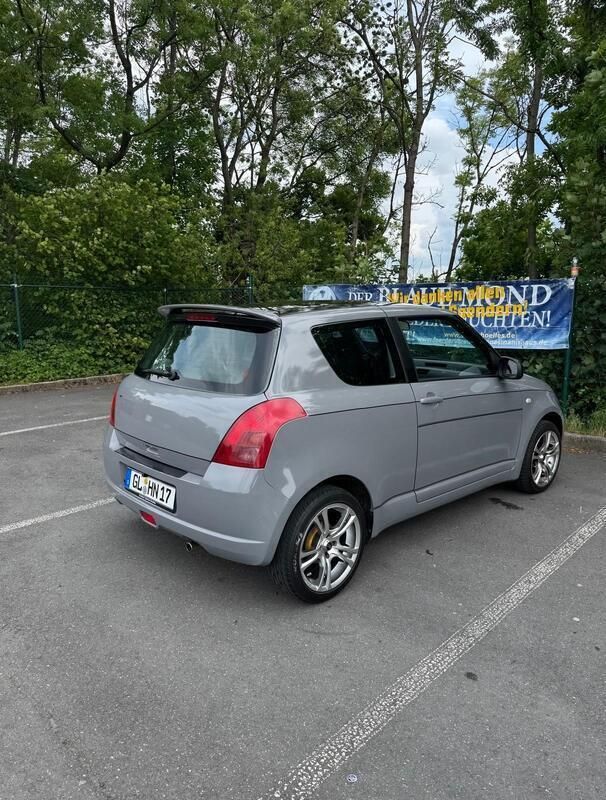 Grau Gebraucht 2007 Suzuki Swift Kleinwagen | 3.200 € (Teuer) - Bild 1/4