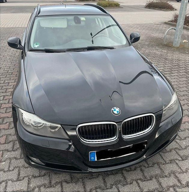 Gebraucht BMW 320 Sport Line 184 PS (135 kW) 2011 Schwarz Kombi