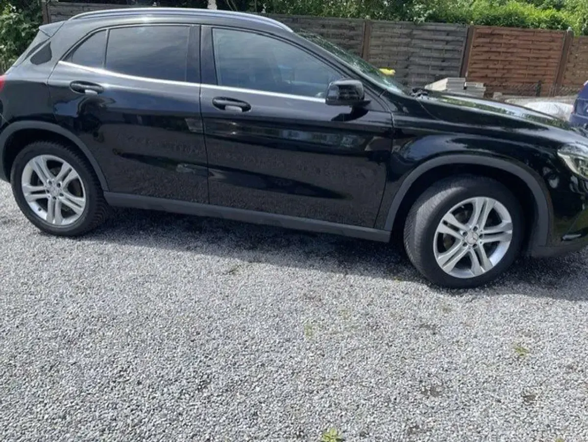 Używany Mercedes GLA220 Urban 177 KM (130 kW) 2016 Schwrz SUV
