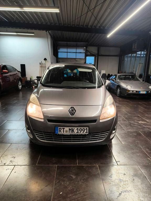 Braun Gebraucht 2011 Renault Grand Scénic III Dynamique Van / Kleinbus | 4.800 € (Superpreis) - Bild 1/4