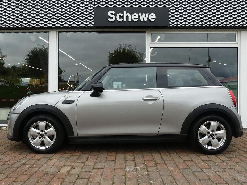 Gebraucht Mini Cooper Essential 136 PS (100 kW) 2023 Silber Kleinwagen