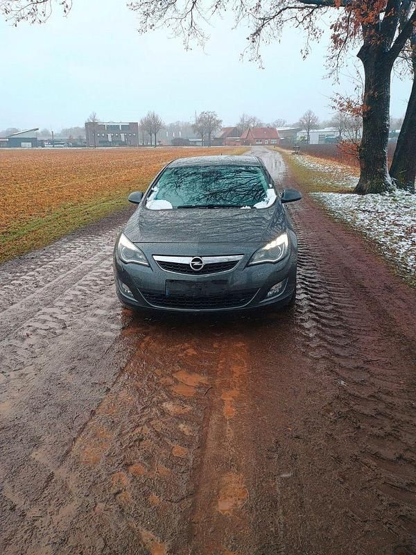 Gebraucht Opel Astra Sport 165 PS (121 kW) 2012 Grau Kleinwagen