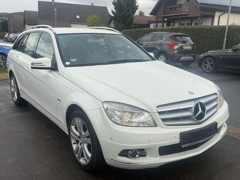 Weiß Gebraucht 2009 Mercedes C200 Kombi | 5.499 € (Guter Preis) - Bild 1/4