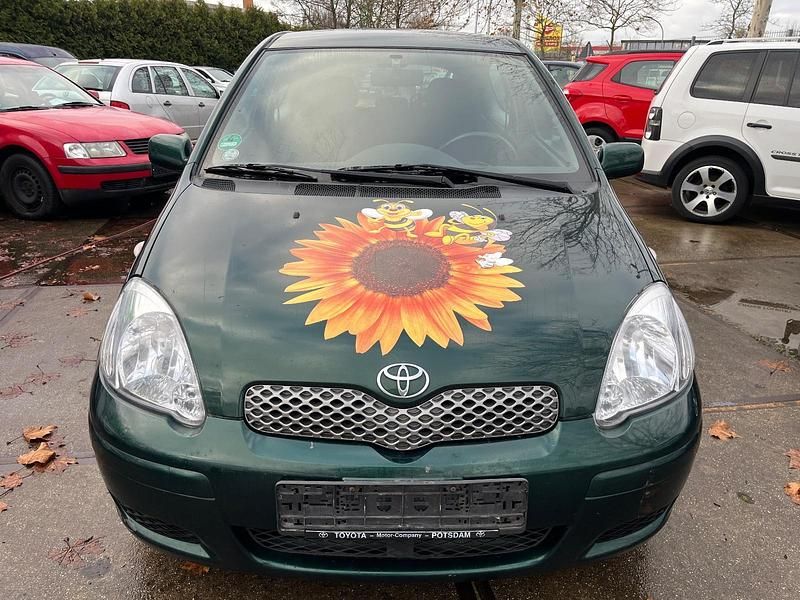 Gebraucht Toyota Yaris 65 PS (47 kW) 2003 Grün Kleinwagen