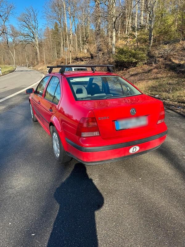 Gebraucht VW Bora 75 PS (55 kW) 2002 Rot Limousine