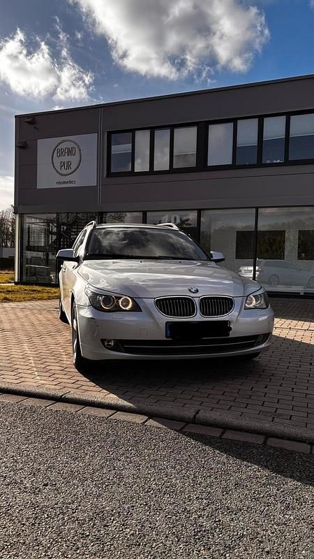 Gebraucht BMW 525 197 PS (144 kW) 2009 Grau Kombi