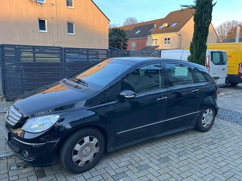 Gebraucht Mercedes B170 116 PS (85 kW) 2006 Schwarz Van / Kleinbus