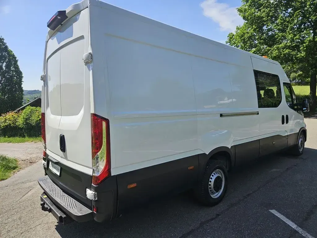 Gebraucht Iveco Daily 155 PS (114 kW) 2021 Weiß Limousine