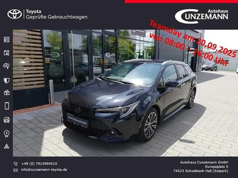 Mysticschwarz mica Gebraucht 2021 Toyota Corolla Team Kombi | 18.420 € (Fairer Preis) - Bild 1/4