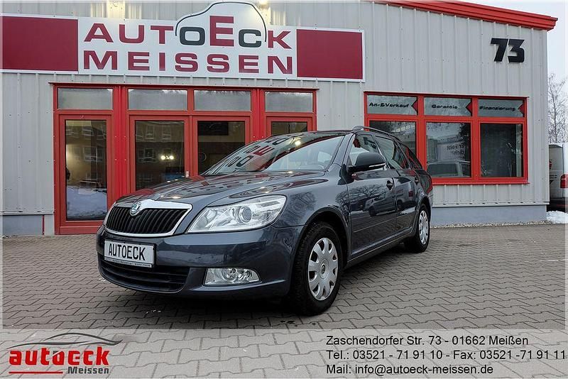 Gebraucht Skoda Octavia Classic 102 PS (75 kW) 2011 Grau Kombi