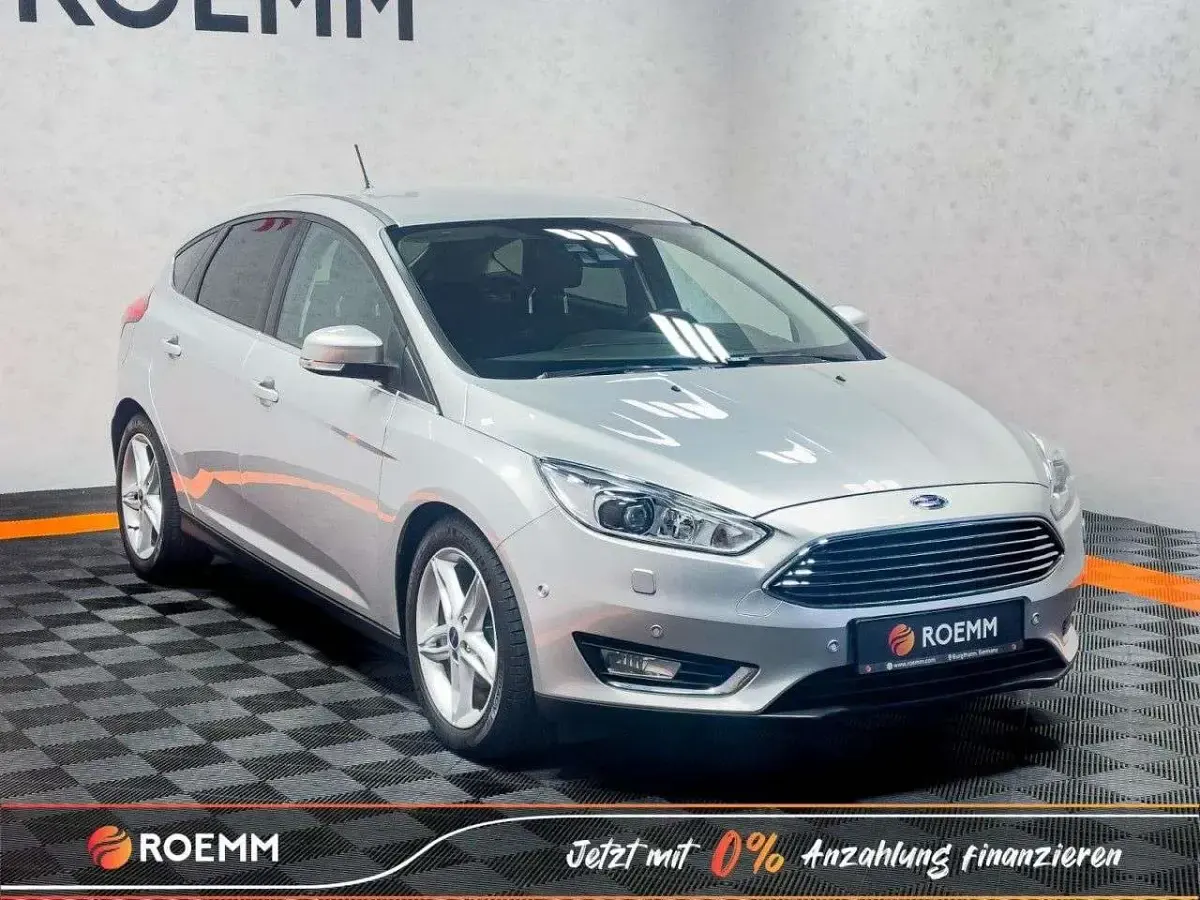 Gebraucht Ford Focus Titanium 125 PS (91 kW) 2017 Silber Limousine
