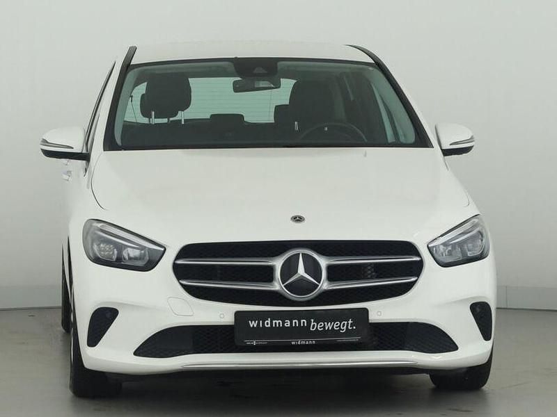 Gebraucht Mercedes B220 Progressive 190 PS (139 kW) 2019 Unilack polarweiß Van / Kleinbus