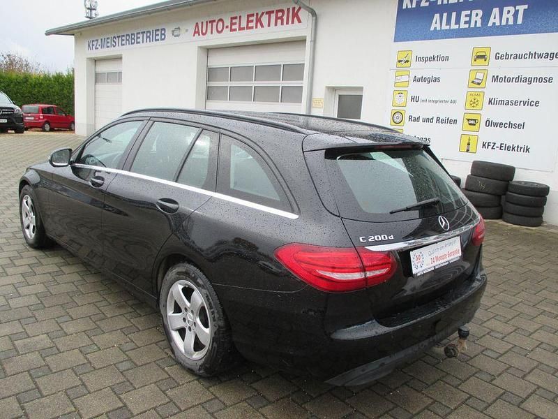 Gebraucht Mercedes C200 136 PS (100 kW) 2018 Schwarz  unilack Kombi
