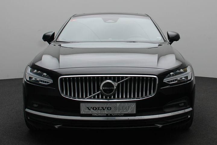 Schwarz Gebraucht 2023 Volvo S90 Limousine | 24.500 € - Bild 1/4