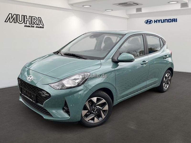 Mangrove green mineraleffekt Neu 2024 Hyundai i10 Trend Kleinwagen | 17.589 € (Fairer Preis) - Bild 1/4