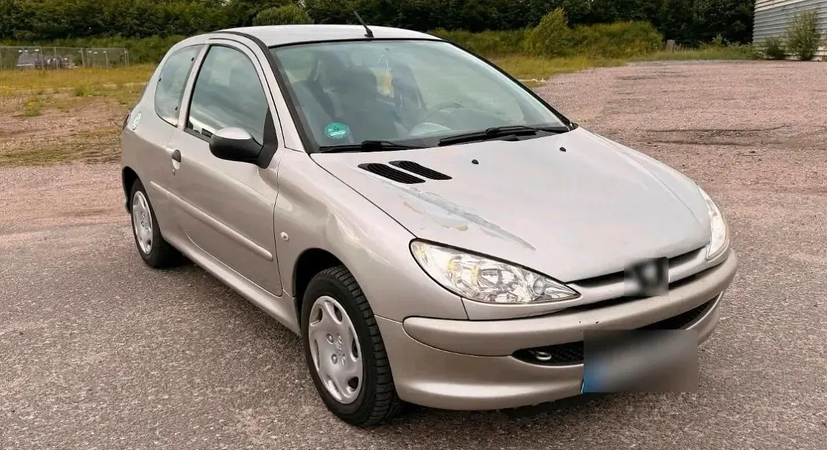 Gebraucht Peugeot 206 60 PS (44 kW) 2005 Gold Kleinwagen