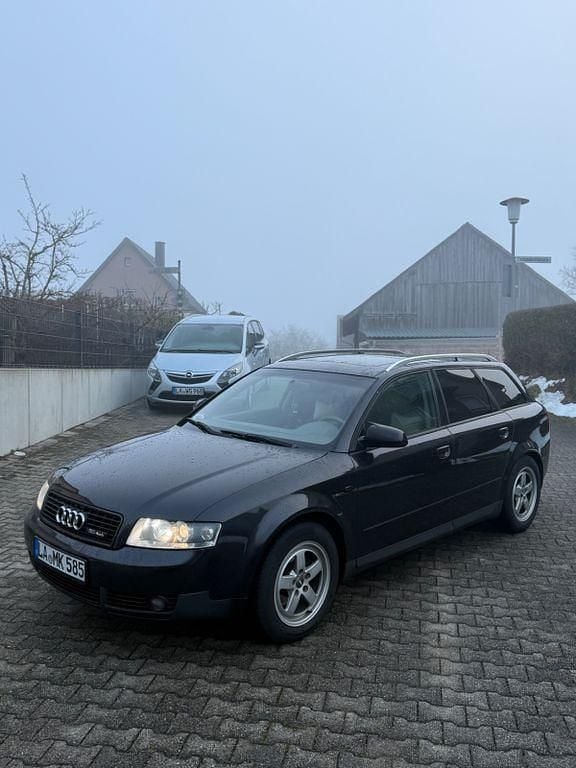 Gebraucht Audi A4 Ambiente 101 PS (74 kW) 2002 Schwarz Kombi