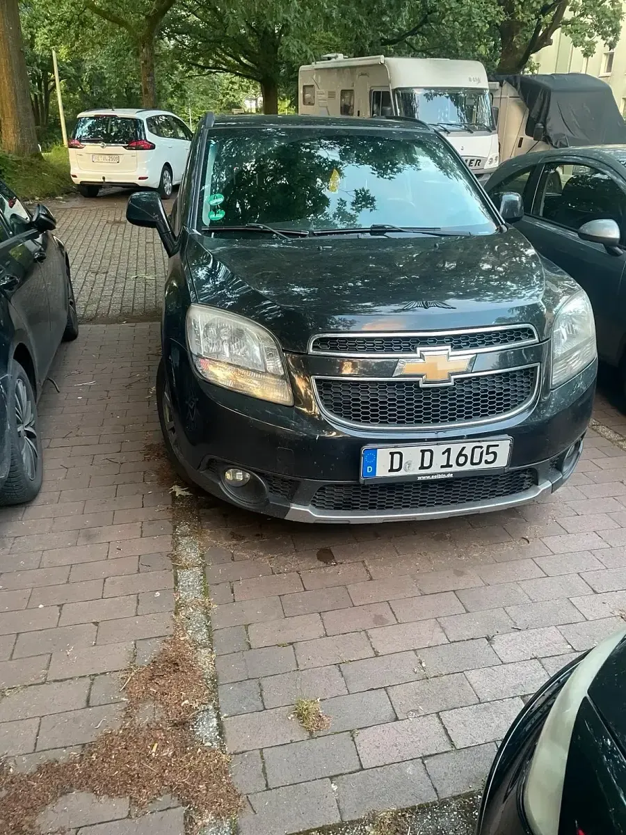 Gebraucht Chevrolet Orlando 160 PS (117 kW) 2012 Schwarz Van / Kleinbus