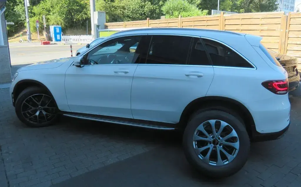 Gebraucht Mercedes GLC200 AMG 197 PS (144 kW) 2022 Weiß SUV
